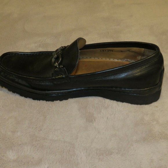 Salvatore Ferragamo Black Leather Vibram Gancini Horsebit Loafers 9D main image 8